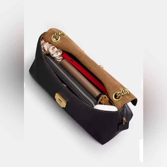 Chelsea Shoulder and Crossbody Bag 30 With Chain Black NWT - Picture 7 of 7